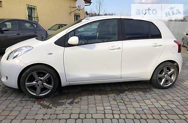 Хетчбек Toyota Yaris 2007 в 