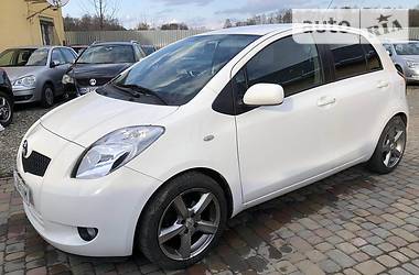Хетчбек Toyota Yaris 2007 в 