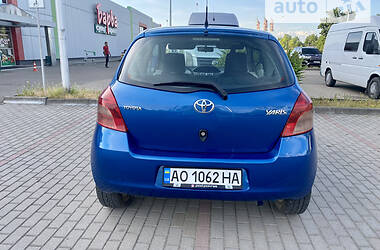Хетчбек Toyota Yaris 2008 в Виноградові