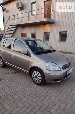 Хетчбек Toyota Yaris 2004 в Охтирці