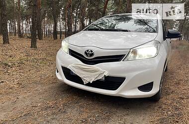 Хетчбек Toyota Yaris 2013 в Сєверодонецьку