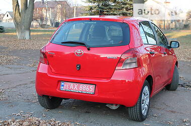 Хэтчбек Toyota Yaris 2008 в Сумах