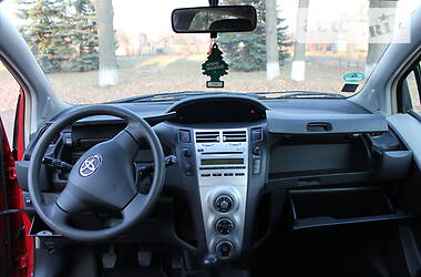 Хэтчбек Toyota Yaris 2008 в Сумах