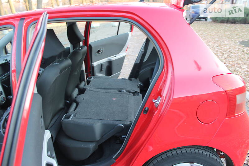 Хэтчбек Toyota Yaris 2008 в Сумах
