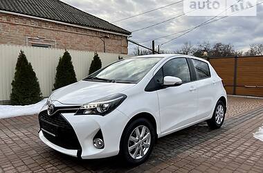 Хэтчбек Toyota Yaris 2015 в Кропивницком