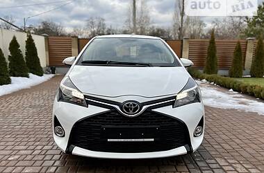 Хэтчбек Toyota Yaris 2015 в Кропивницком