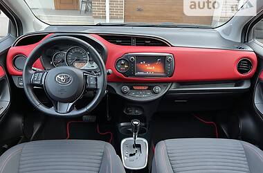 Хэтчбек Toyota Yaris 2015 в Кропивницком