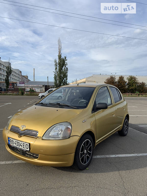 Хэтчбек Toyota Yaris 2002 в Киеве