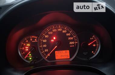 Хетчбек Toyota Yaris 2012 в 