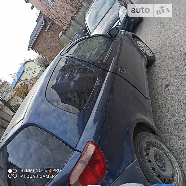 Хэтчбек Toyota Yaris 2000 в Львове