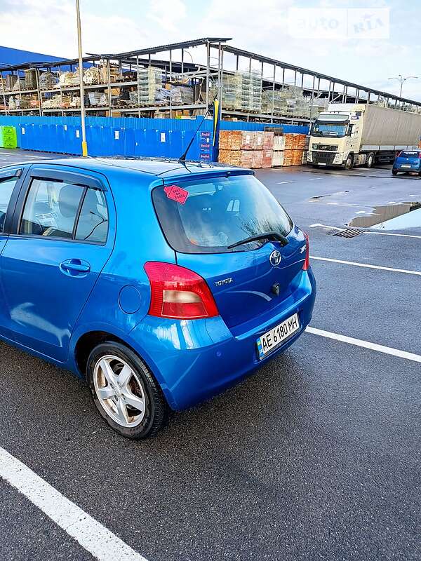 Хэтчбек Toyota Yaris 2006 в Днепре