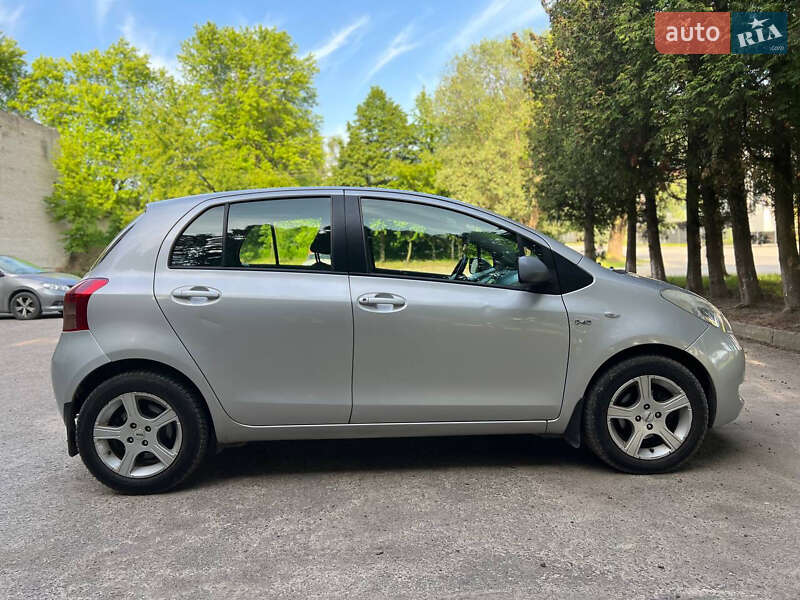 Хетчбек Toyota Yaris 2008 в Львові