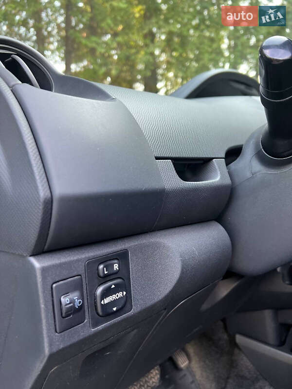 Хетчбек Toyota Yaris 2008 в Львові