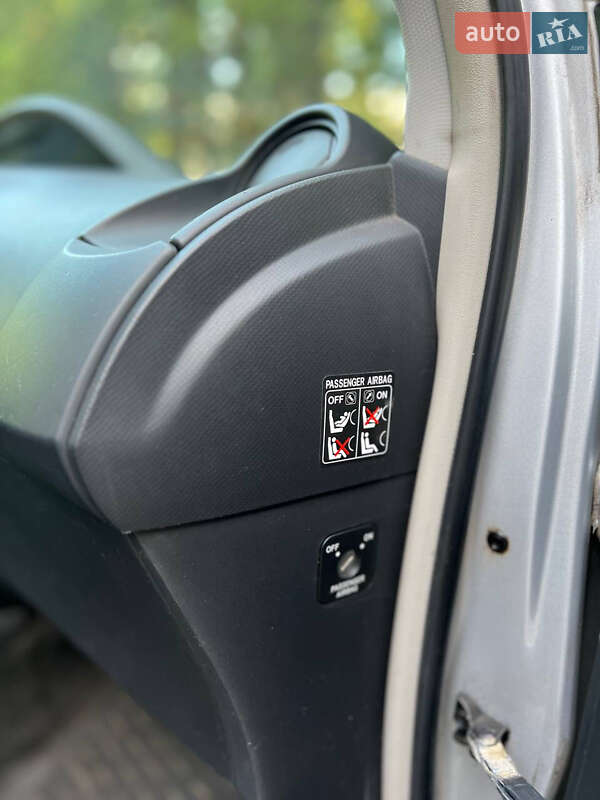 Хетчбек Toyota Yaris 2008 в Львові