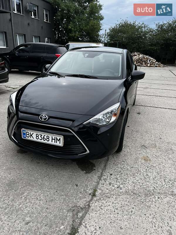 Седан Toyota Yaris 2018 в Вараше
