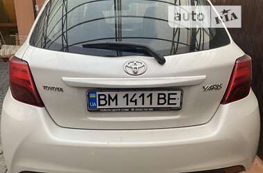 Хетчбек Toyota Yaris 2015 в Сумах