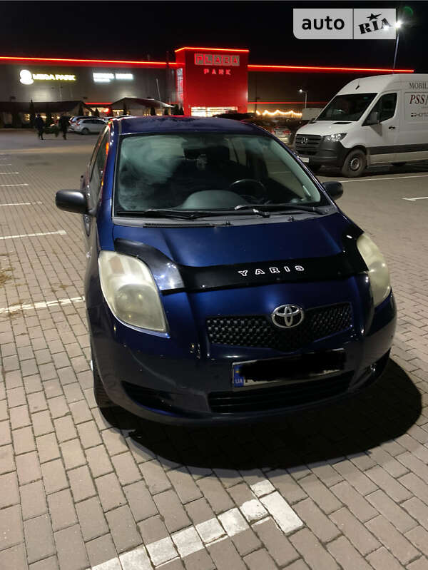 Хэтчбек Toyota Yaris 2008 в Киеве