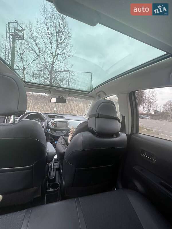 Хэтчбек Toyota Yaris 2013 в Днепре