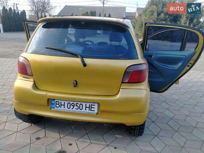 Хэтчбек Toyota Yaris 2001 в Беляевке
