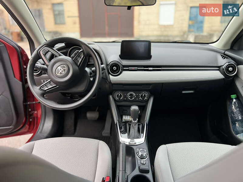 Седан Toyota Yaris 2019 в Кропивницком