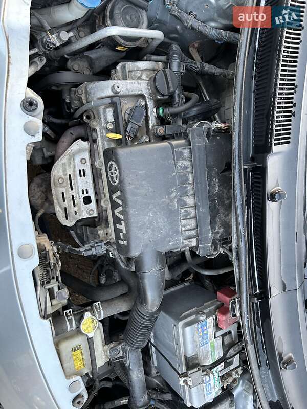 Хэтчбек Toyota Yaris 2007 в Днепре