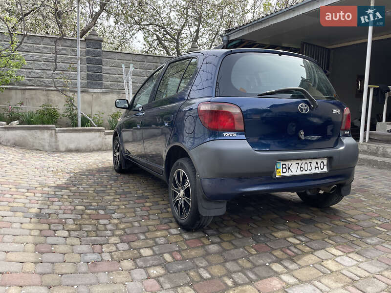 Хэтчбек Toyota Yaris 2003 в Ровно