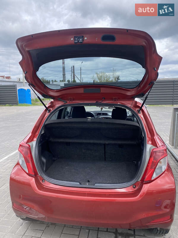 Хэтчбек Toyota Yaris 2012 в Черкассах фото 10 Хэтчбек Toyota Yaris 2012 в Черкассах