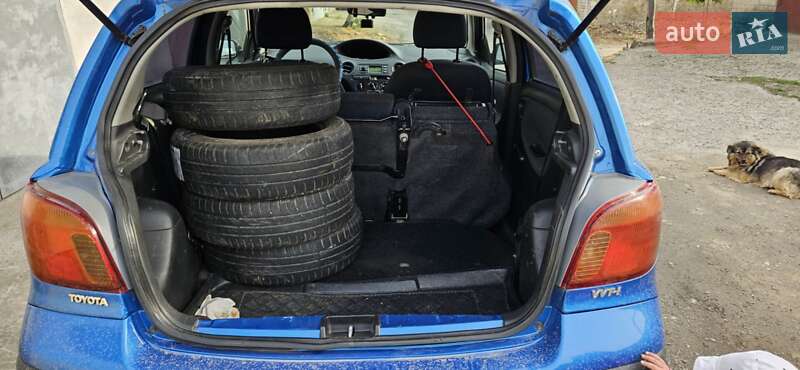 Хэтчбек Toyota Yaris 2003 в Южноукраинске