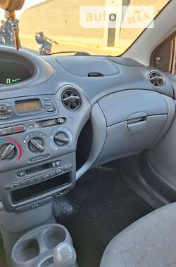 Хэтчбек Toyota Yaris 1999 в Днепре