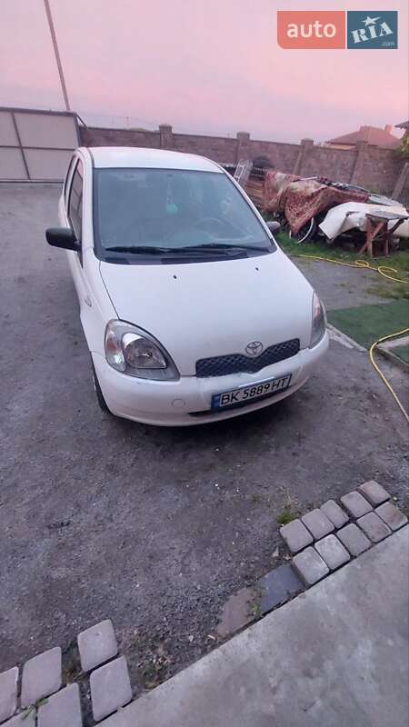 Хэтчбек Toyota Yaris 2002 в Ровно