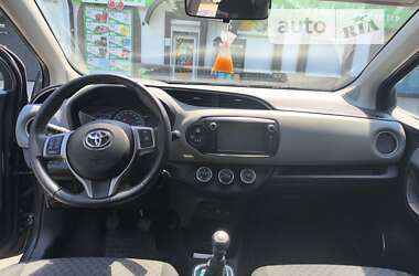 Хэтчбек Toyota Yaris 2014 в Днепре
