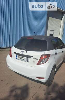 Хетчбек Toyota Yaris 2012 в Києві