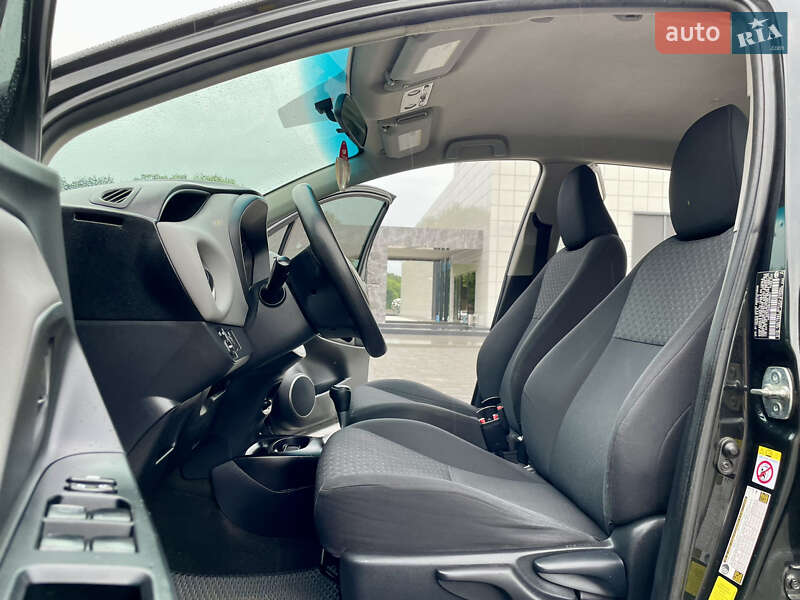 Toyota Yaris 2015