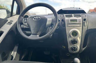 Хэтчбек Toyota Yaris 2006 в Ровно