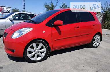 Хетчбек Toyota Yaris 2008 в Дніпрі