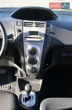 Хетчбек Toyota Yaris 2006 в Житомирі