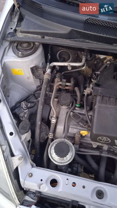 Хэтчбек Toyota Yaris 2000 в Виннице