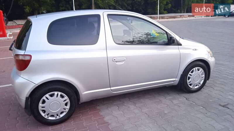 Хэтчбек Toyota Yaris 2000 в Виннице