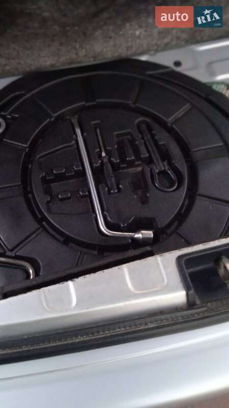 Хэтчбек Toyota Yaris 2000 в Виннице