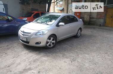 Седан Toyota Yaris 2008 в Львові