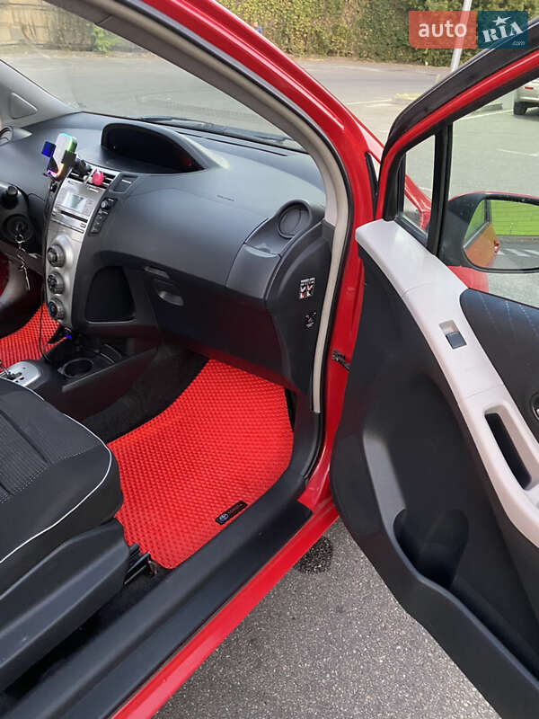 Хетчбек Toyota Yaris 2008 в Києві