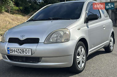 Хэтчбек Toyota Yaris 2000 в Одессе