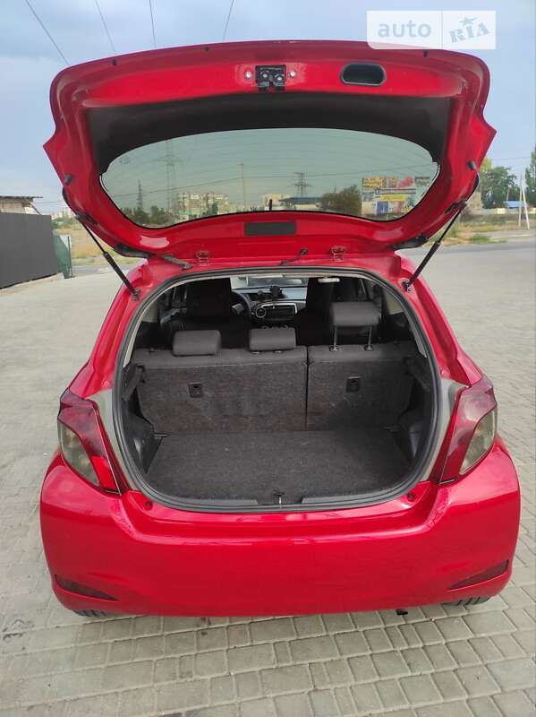 Хэтчбек Toyota Yaris 2013 в Одессе