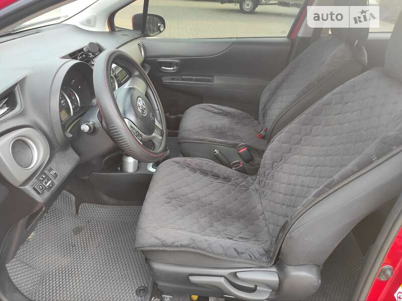 Хэтчбек Toyota Yaris 2013 в Одессе