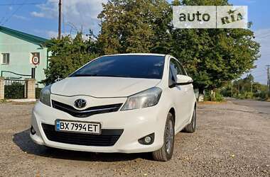 Хэтчбек Toyota Yaris 2014 в Хотине