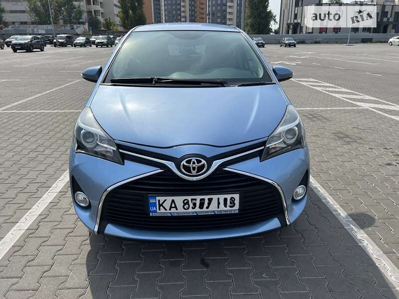 Хетчбек Toyota Yaris 2016 в Києві