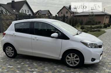 Хэтчбек Toyota Yaris 2014 в Рубежном