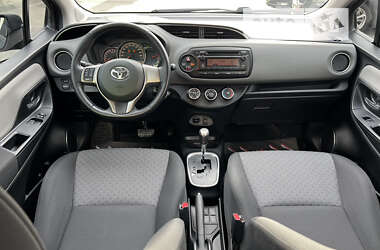 Хэтчбек Toyota Yaris 2015 в Ужгороде