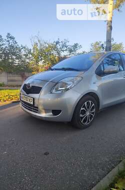 Хетчбек Toyota Yaris 2006 в Липовці