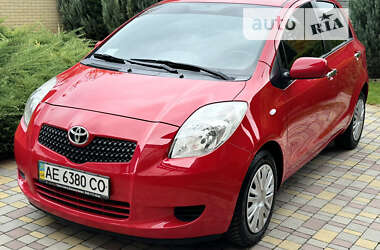 Хэтчбек Toyota Yaris 2008 в Днепре